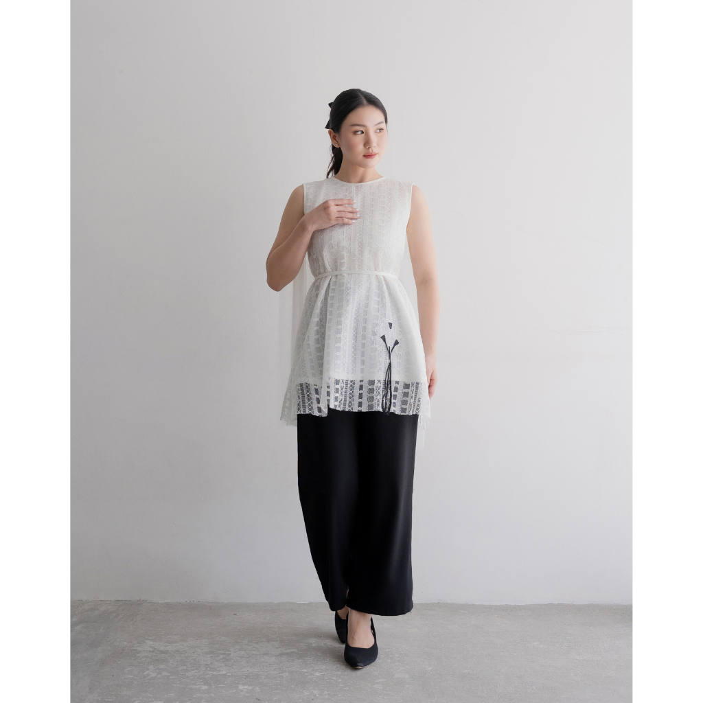 Ayaco Ava Lace Top