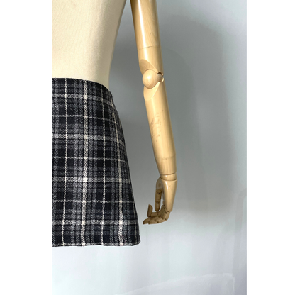 In Na Tweed Apron