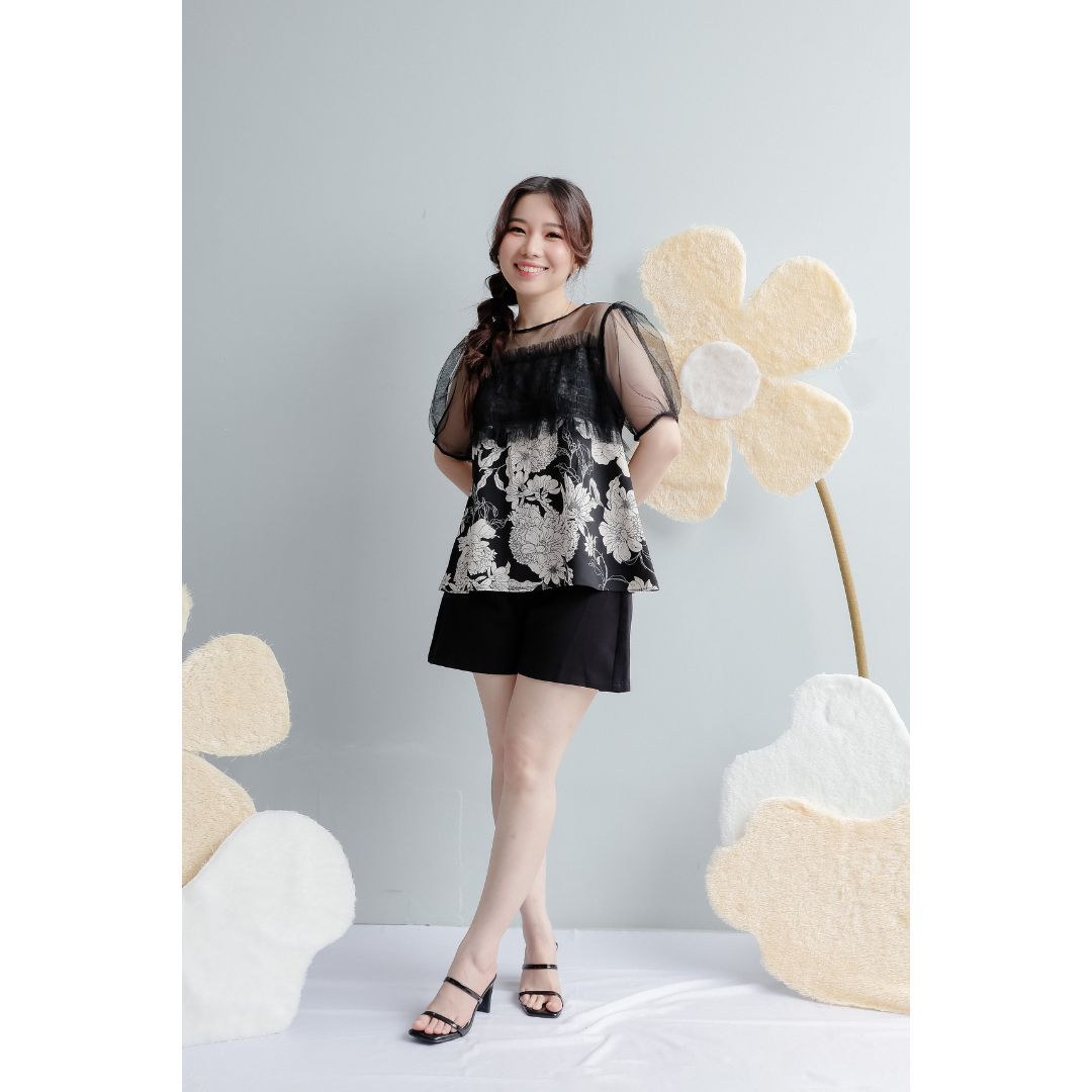 Ayaco Cha Eun Top
