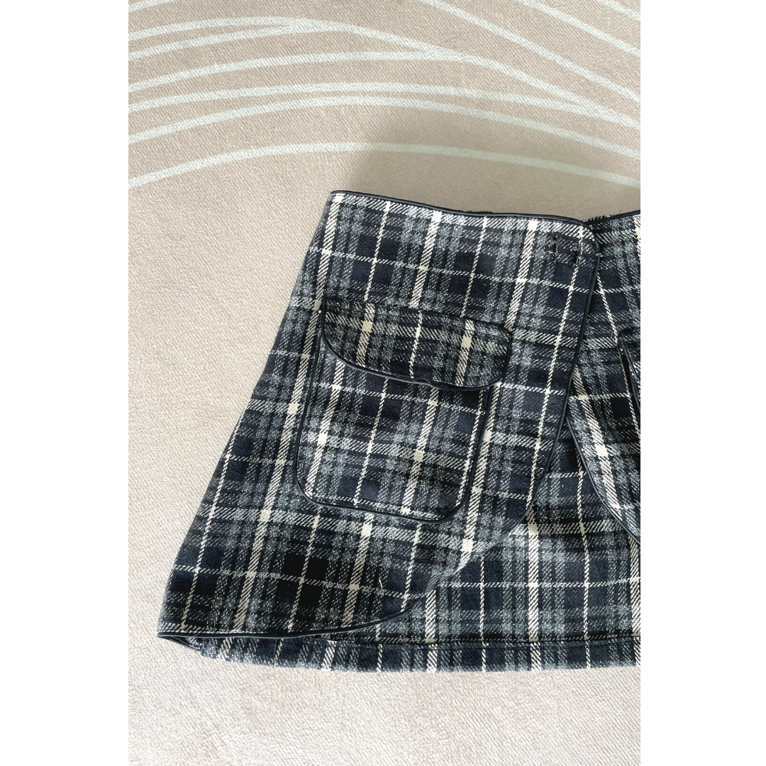 In Na Tweed Apron