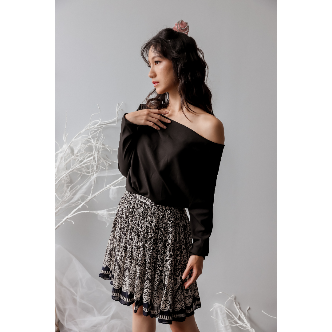 Bundle Shin Assymetric Top + Shin Ruched Skirt