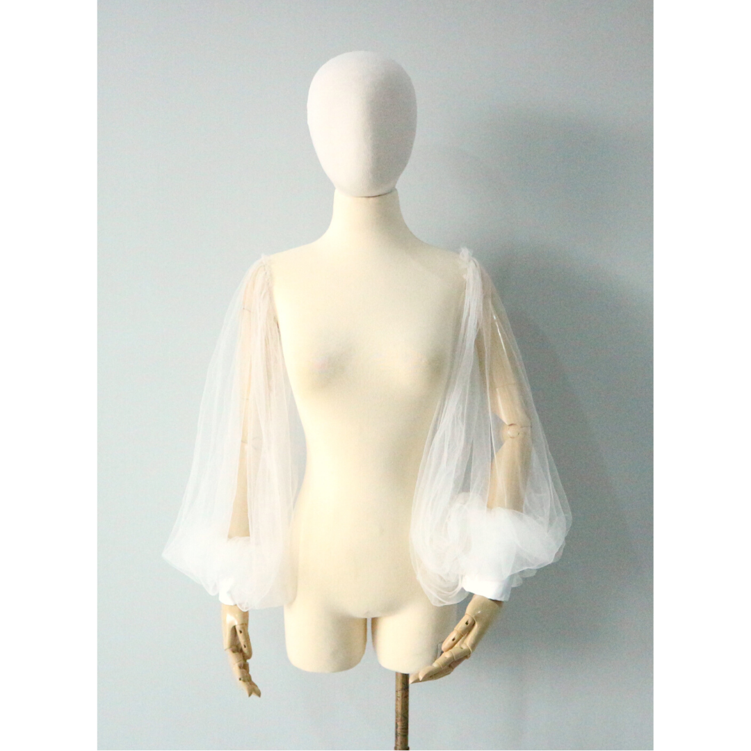 Dae Tulle Sleeve (Snow / Onyx)